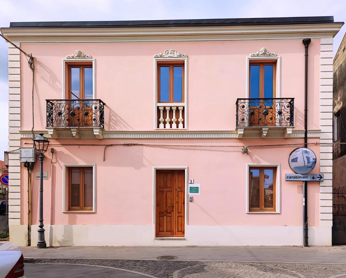 La Residenza B&B Giba Exteriör bild
